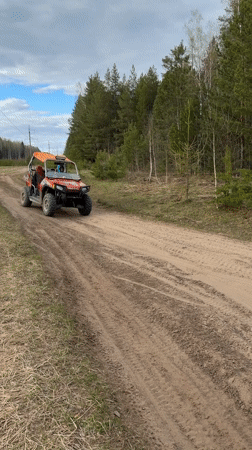 Routine vehicle travel and portraits documented in Noviy, Russia
