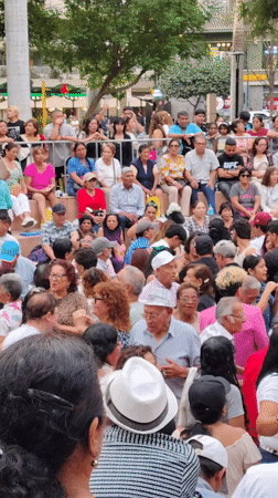 Large crowd gathers in Miraflores public square