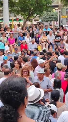 Large crowd gathers in Miraflores public square