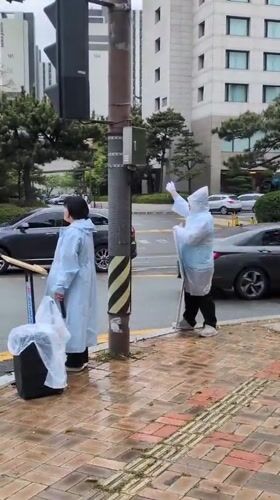 Overcast morning street scenes documented across Ulsan, South Korea