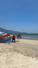 Morning beach activities documented along Đà Nẵng coastline