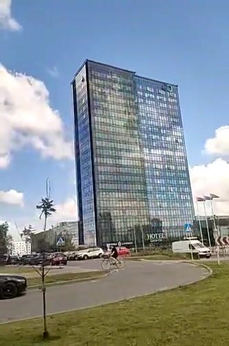 Street murals, modern architecture, and city life in Minsk