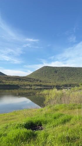 Dawn lake views captured in Asparuhovo, Bulgaria