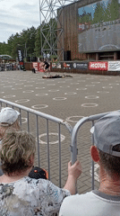 Bicycle stunt show draws crowds in Izhevsk plaza