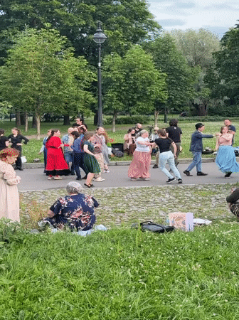Historical costume dancing and park life in Saint Petersburg
