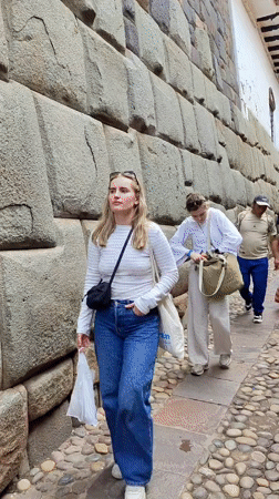 Tourists, locals mingle in historic Cusco streets, square