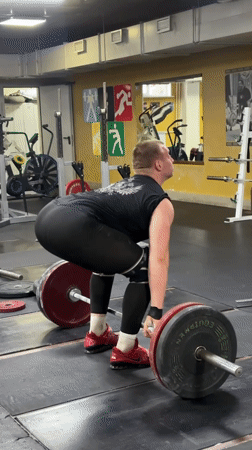 Barbell snatch and clean and jerk session in Blagoveshchensk gym