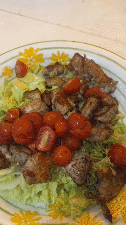 Chicken salad meal documented in Sukawati, Indonesia
