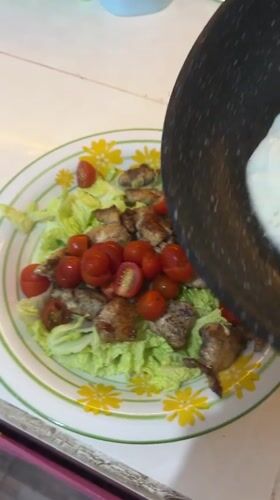 Chicken salad meal documented in Sukawati, Indonesia
