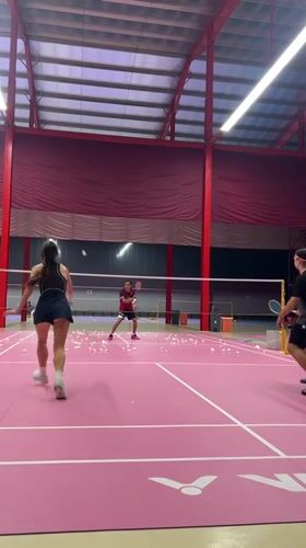 Badminton training session documented at Ko Samui indoor facility