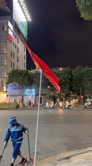 Nighttime street life documented across Đà Nẵng, Vietnam