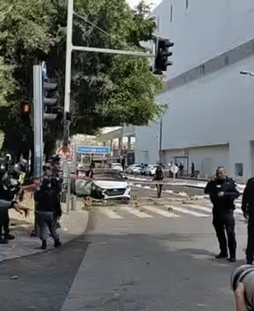 Traffic incident cordoned off by police in central Tel Aviv