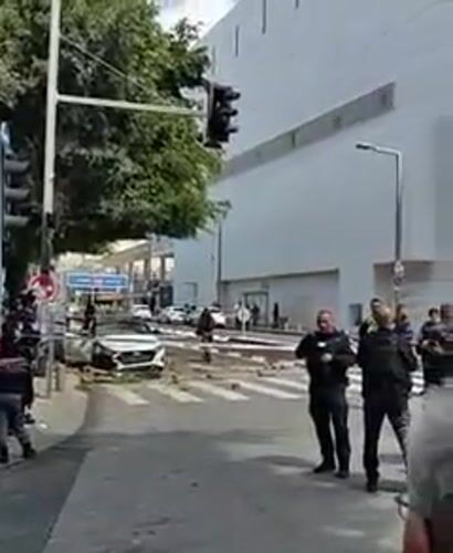 Traffic incident cordoned off by police in central Tel Aviv