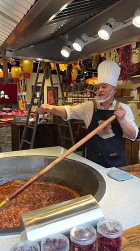 Chef works at spice shop in Liangjiang, China
