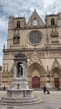 Morning scenes documented across Lyon's historic districts