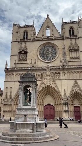 Morning scenes documented across Lyon's historic districts