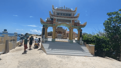 Morning documentation of Phú Quý island temples and coastline