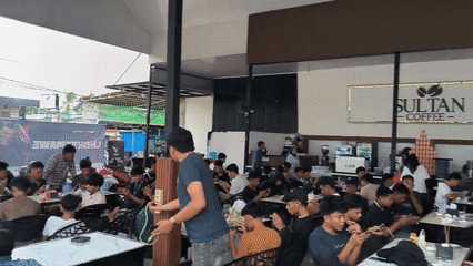Busy morning crowd fills Sultan Coffee in Lhokseumawe