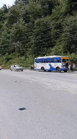 Ankle and leg X-rays reviewed on the road in Manali