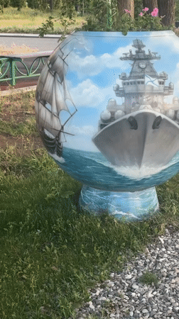 Weekend waterfront activities documented in Astrakhan's historic tourist district