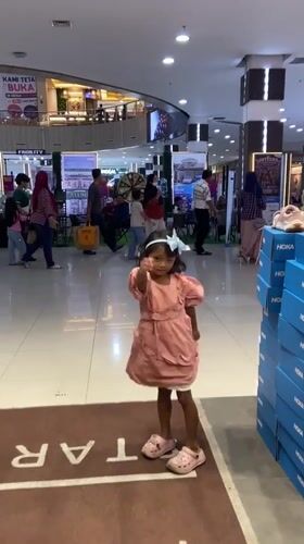 Family mall day in Sidoarjo: shopping, dining, and downtime