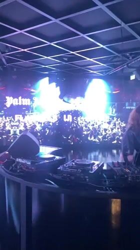 London evening captures DJs, dog walker in routine city moments