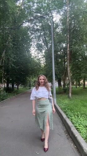 Afternoon stroll through a leafy Moscow neighborhood