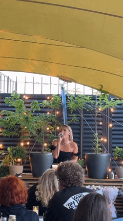 Musical duo performs in Khimki residential area