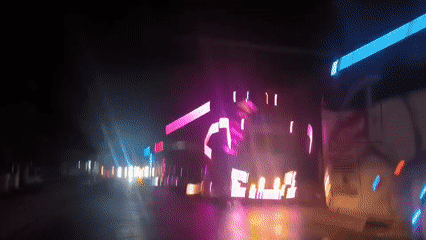 Slow bus traffic recorded in Keudelapang, Indonesia