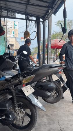Two men spotted on West Jakarta street scene
