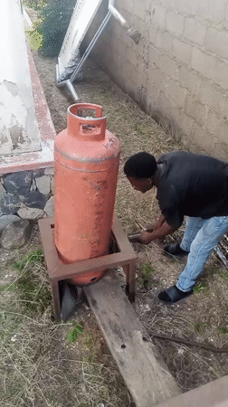 Gas trade and street life in Jos, Nigeria