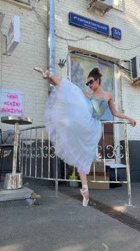 Ballet, selfies, and metro rides across Moscow on a sunny day