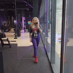Woman Takes Gym Mirror Selfie in Saint Petersburg