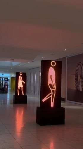 Aventura Mall displays and installations documented by witnesses