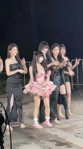 Performance group poses for photos in Chongqing district