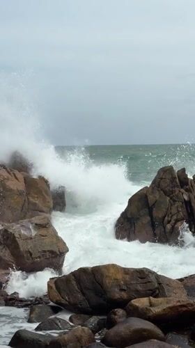 Rough seas and fishing activity documented in Mirissa, Sri Lanka