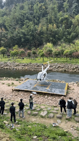 Helicopter operations observed by tourists in Zhangjiajie scenic area