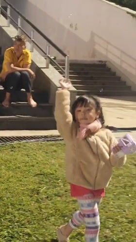 Evening family activities at Da Lat's illuminated public spaces