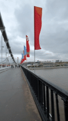 Ordinary Moscow afternoon documented across bridges, parks, metro stations