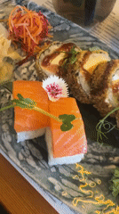 Lunch documentation: sushi and cocktails in Perm restaurant