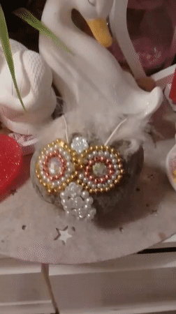 Browsing handmade crafts and decorative goods at a Wedel market