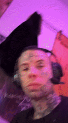 Tattooed gamer spotted playing late night in Buenos Aires