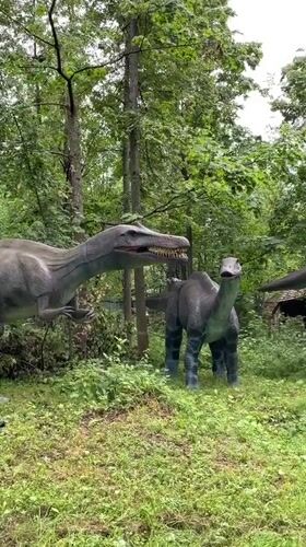 Dinosaur exhibit at Izhevsk Zoo draws morning visitors