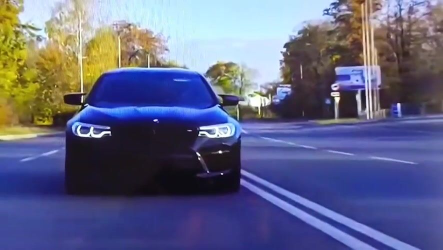 BMW M5 spotted on Nizhnevartovsk road early morning