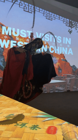 Traditional face-changing performer entertains diners at Shanghai restaurant