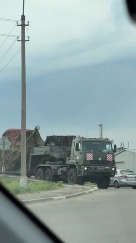 Military convoy with artillery equipment spotted in Kamyshin, Russia