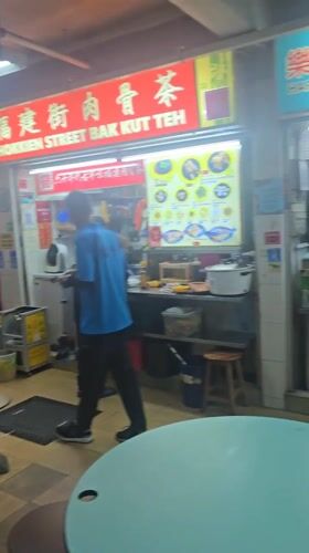 Singapore food court and rainy street scenes documented