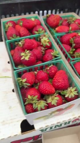 Fresh produce and street art at an LA farmers market