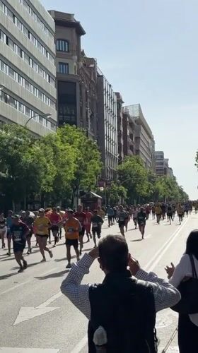 Marathon runners take to Madrid streets in morning race