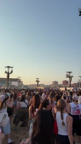 Outdoor music festival draws massive crowd in Milan
